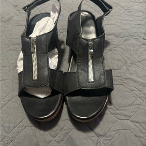 Stylish Black Women's Sandals with Zipper size 10